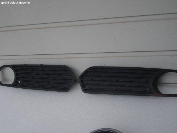 BMW 1-es F20 F21 Jobb és Bal Ködlámpa takaró 7245870 724