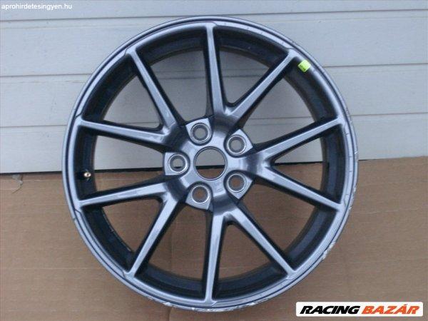Tesla Model 3 18-as Gyári Felni 18X8,5Jx 1044261-00-A