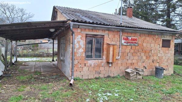 Szekszárdon Major utcában építésitelek eladó