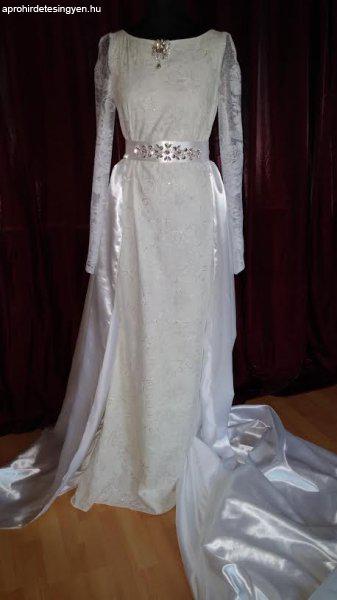Meseszép dupla uszályos félsellő designer menyasszonyi ruha