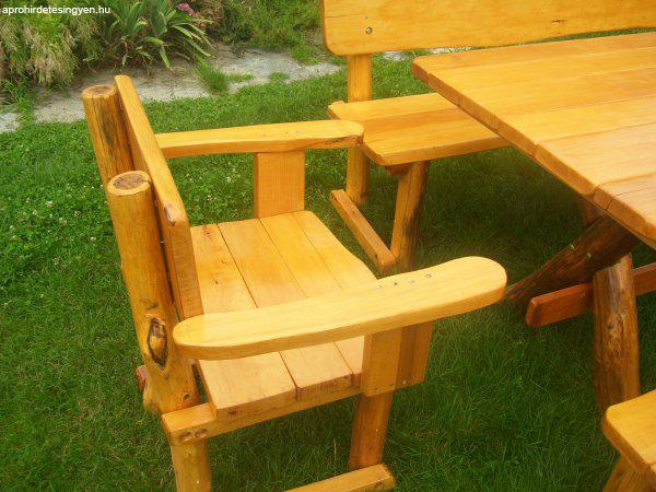 5 részes kerti garnitúra karfás székkel