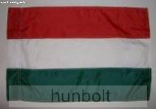 Nemzeti színű bal oldalon ringlis (karika) hurkolt poliészter kültéri
zászló 60x90 cm