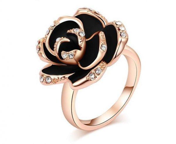Virág alakú gyűrű, aranyozott kristálycirkonnal