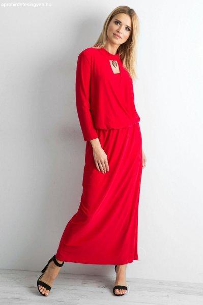 Hosszú ruha álló gallérral és kivágással a dekoltázson modell 27432
piros