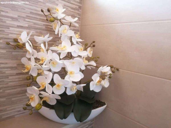 Orchidea Művirág 4 szálas kaspóban #fehér