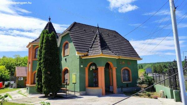 Egyedi tervezésű családi ház Balatonfűzfőn