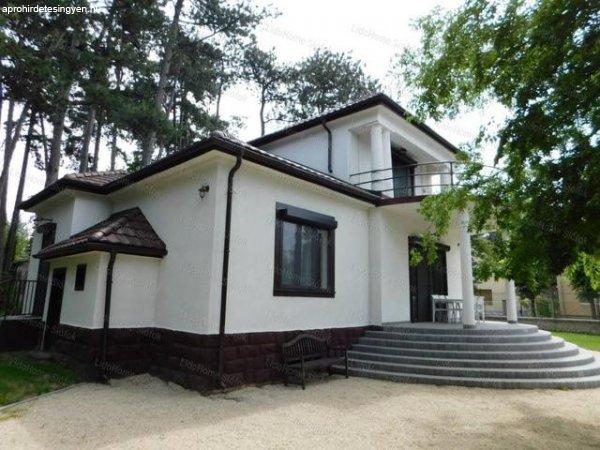 Siófok Aranyparton felújított részpanorámás Villa 150 m a Balatontól