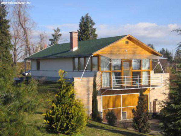 Pécstől 15 percre, 2 családi ház + vállalkozás, 2 hektáron eladó ! -
Egerág
