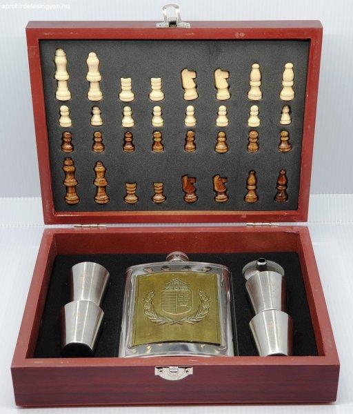 Flaska szett - Címeres, sakk készlettel