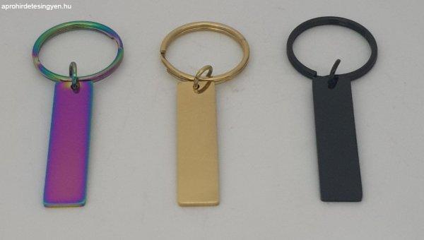 Kulcstartó - gravírozható, színes (fekete, arany, színes)