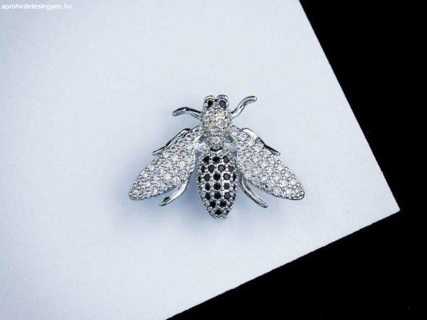 Méhecske cirkónia kristályos ezüst színű MoMents charm