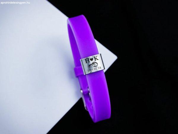 Házasságkötés egyedi medálos MoMents lila színű szilikon karkötő