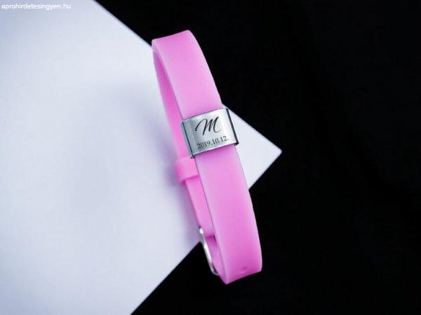 A legfontosabb egyedi medálos MoMents rózsaszín színű szilikon karkötő