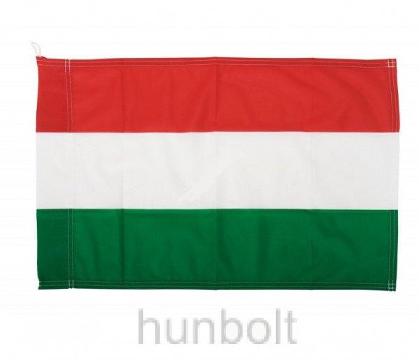Nemzeti színű 4 sarkában ringlis (karika) hurkolt poliészter zászló
90X150cm 