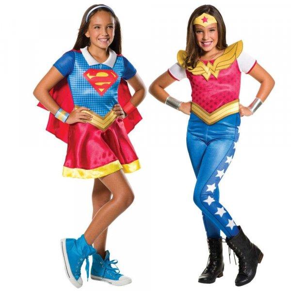 Két darab Wonder Woman és Supergirl jelmez lányoknak 7-8 éves korig 128 cm