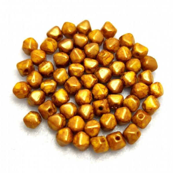 Cseh préselt üveg gyöngy - Bicone - 4mm - Yellow Bronze