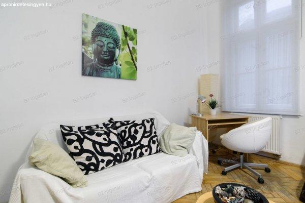 Eladó Airbnbs 2szobás lakás a Jókai utcában, Belső Terézvárosban