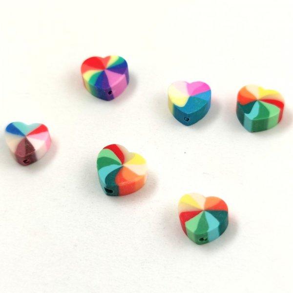 Polimer gyöngy - hosszában fúrt - szivárvány szív - 10-12m