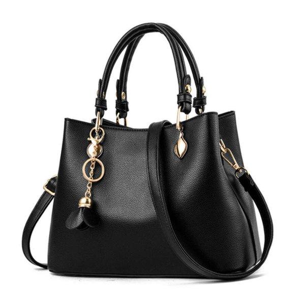 Stílusos kis méretű női kézi táska, virágos csüngő dísszel és
vállpánttal fekete aa-001201