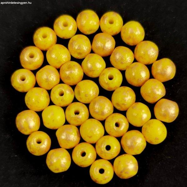 Cseh préselt golyó gyöngy - Opaque Yellow Gold Patina - 4mm