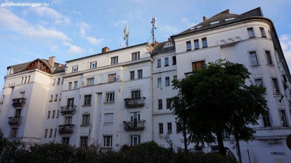 Eladó Budapesten a II. kerületben tégla építésű, 136nm-es, 4 szobás,
felújítandó társasházi lakás - Budapest II. kerület