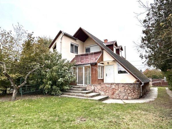Eladó családi ház Komárom, 	Monostor Duna vonzáskörzetében