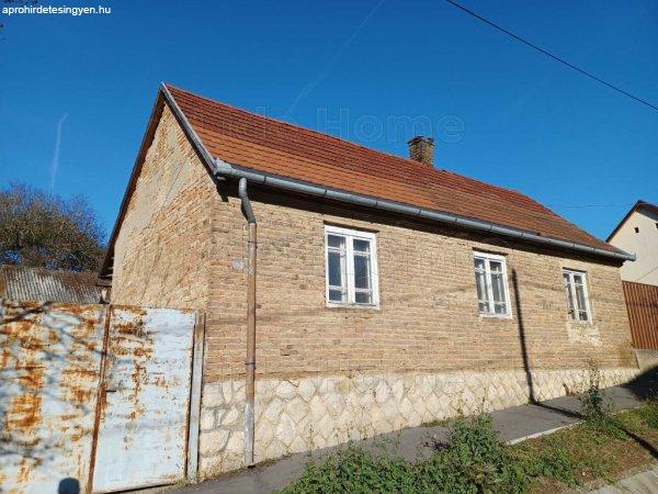 Ház nagy lehetőségekkel a belváros közelében - Kaposvár