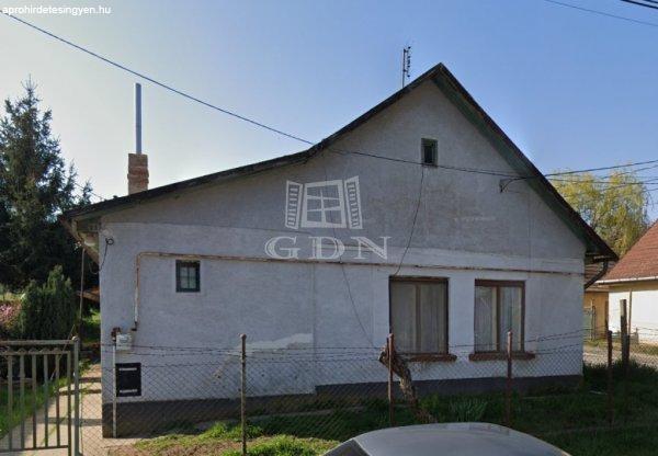 Eladó családi ház Pécel, 	Kopaszhegy - Két generációs ház