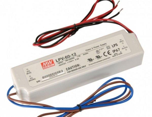 Mean Well 60 W-os vízálló tápegység  5 Amper  12 VDC