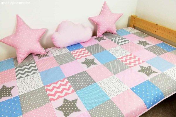 Rózsaszín-világoskék csillagos patchwork ágytakaró