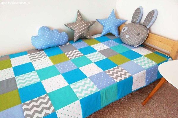 Türkiz-kék patchwork ágytakaró