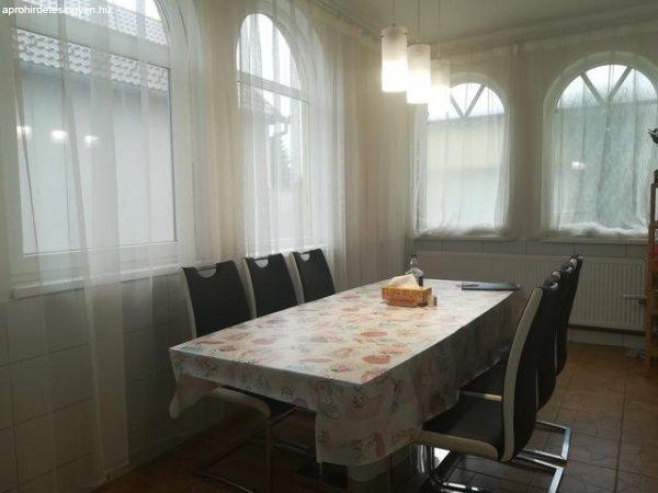 Nagykanizsán felújított 3szoba+nappalis családi ház dupla garázzsal! -
Nagykanizsa
