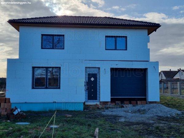 Újépítésű, tágas családi házak garázzsal Siófok-Kilitin