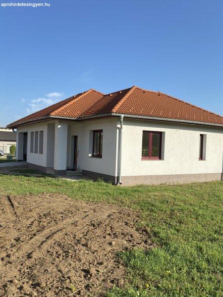 Eladó 91m2-es Családi ház, Győrújbarát