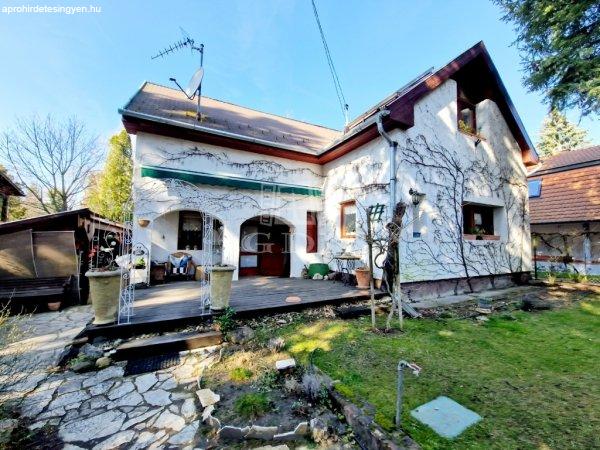 Eladó családi ház Szigetmonostor, 	Horány Duna part