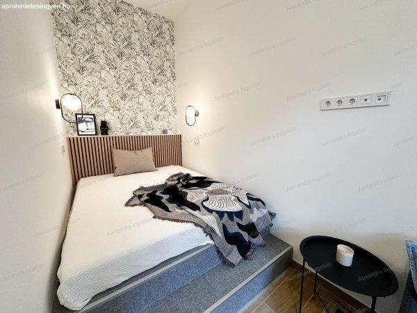 Akácfa utcában felújított Airbnb lehetőséggel eladó egyszobás apartman!