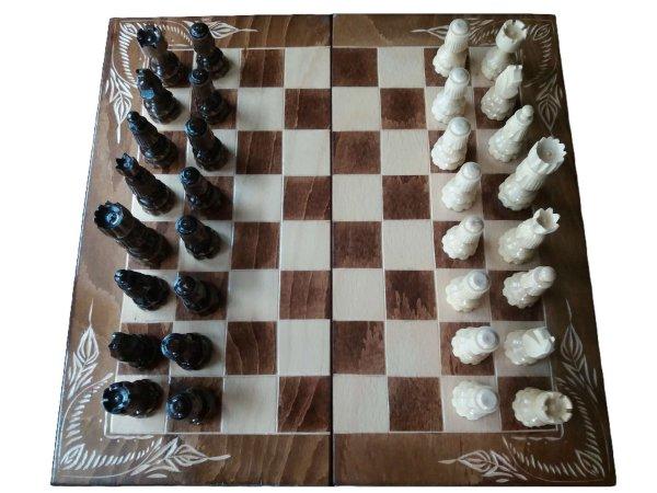 Különleges arc faragású sakk figura készlet, 50x50 cm bükkfa sakk tábla
doboz backgammon dáma játék - barna
