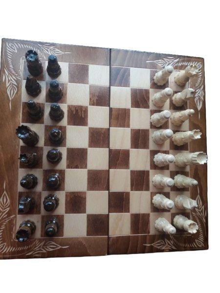 Különleges arc faragású sakk figura készlet, 44x44 cm bükkfa sakk tábla
doboz backgammon dáma játék - barna