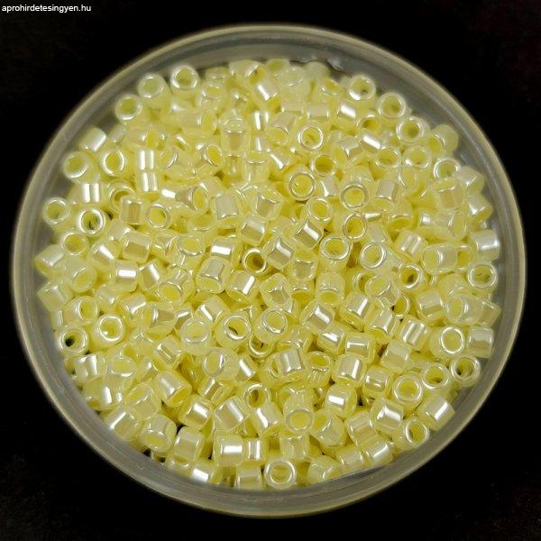 Miyuki delica gyöngy - 232 - Dyed Yellow Lined Crystal Ceylon - 10/0
