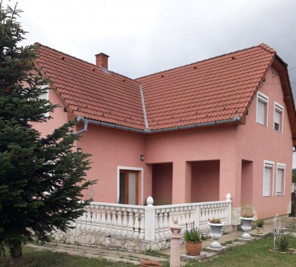 Eladó 172 nm-es Felújított Családi ház Pécs Szabolcs 
