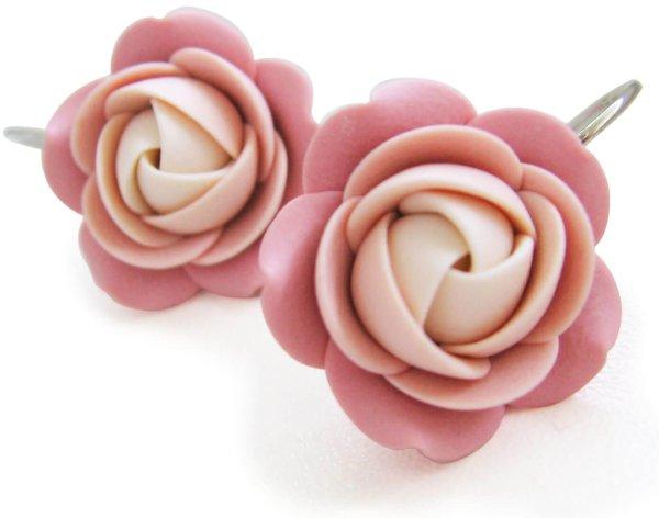 Troli Krémes-régi rózsaszín lógó
fülbevaló virágokkal