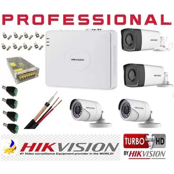 Hikvision 2MP 4 kamerás megfigyelő készlet 2 IR40m kamera és 2 IR 20m kamera
tartozékokkal