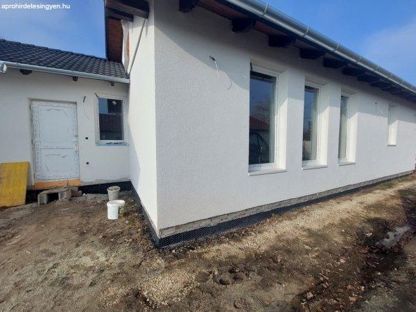 Új építésű iker ház saját használatú kerttel - Pusztaszabolcs