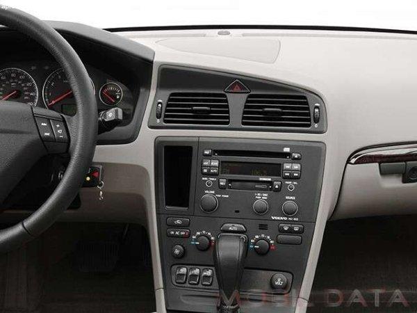 Volvo S60 2004-> dupla DIN rádióbeépítő keret 572192-TT