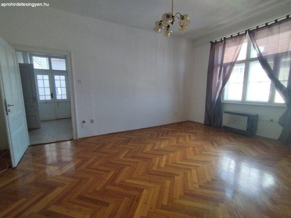 Miskolc belvárosában eladó 2 szobás tégla lakás