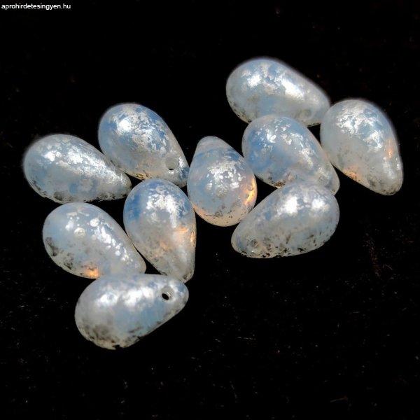 Cseh préselt csepp gyöngy - White Opal Silver Patina - 6x9mm (tetején fúrt)