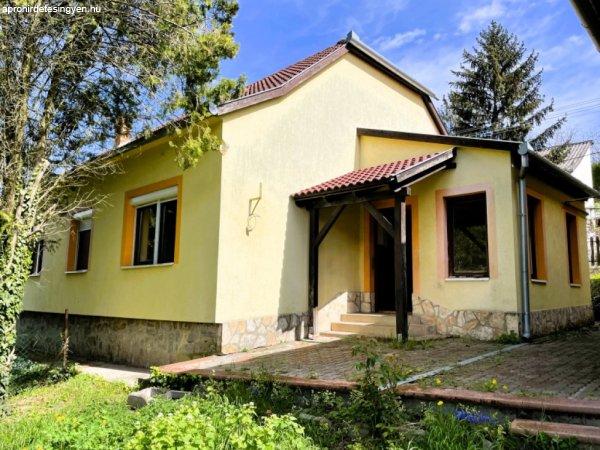 Eladó 150 nm-es Felújított Családi ház Pécs Postavölgy 