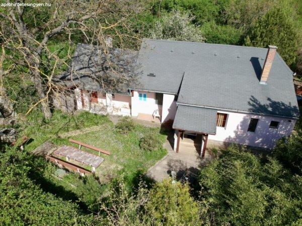 Eladó 75 nm-es Felújított Családi ház Pécs Somogy 