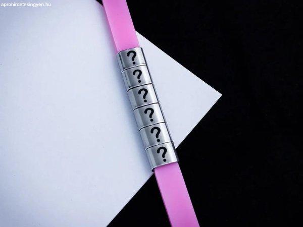 Személyre szabott 6 gravírozható medálos MoMents rózsaszín színű
szilikon karkötő