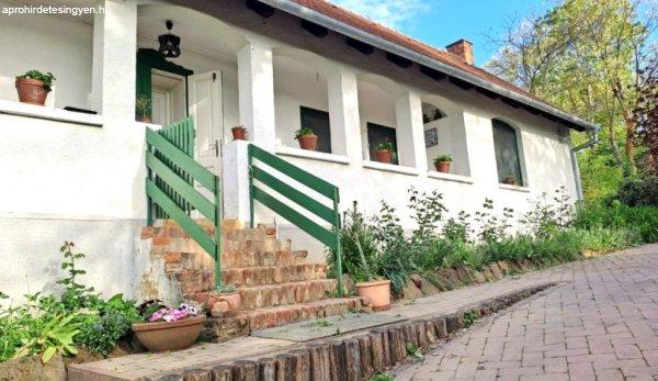 Eladó 85 nm-es Felújított Családi ház Bogád